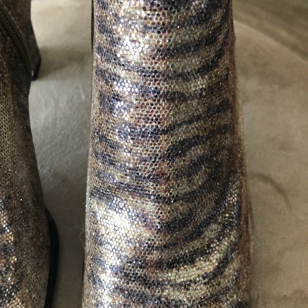 NEW!  IMPO METALLIC ANIMAL PRINT ANKLE ZIP UP BOOTS - Picture 6 of 9
